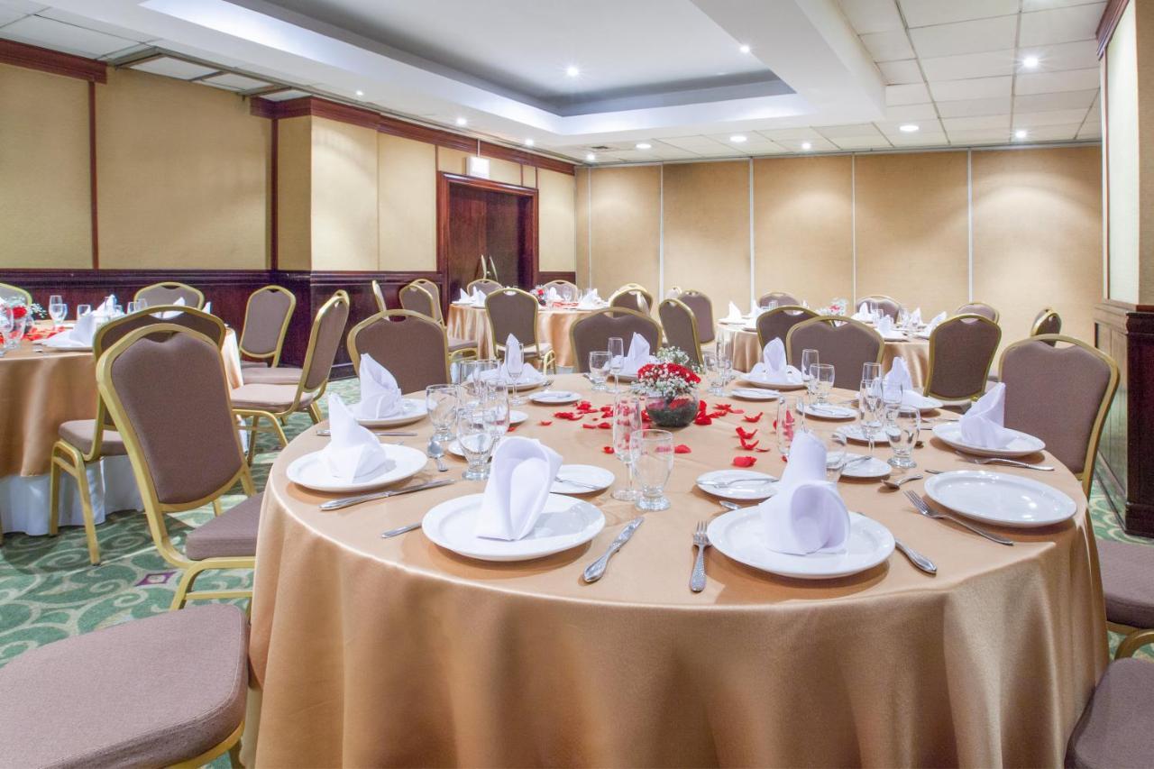 Crowne Plaza San Pedro Sula Hotel Buitenkant foto