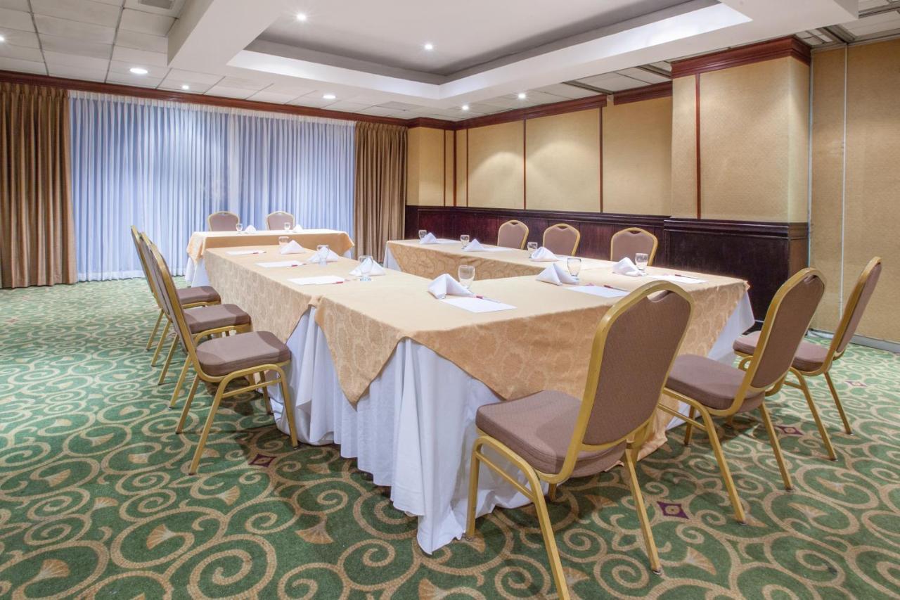 Crowne Plaza San Pedro Sula Hotel Buitenkant foto