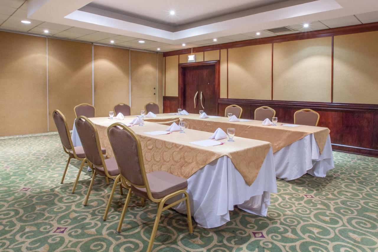 Crowne Plaza San Pedro Sula Hotel Buitenkant foto