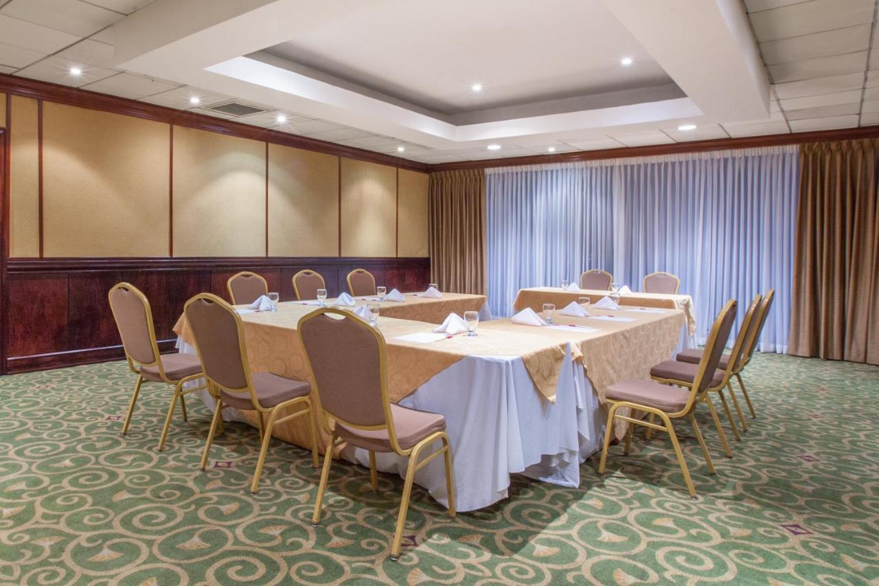 Crowne Plaza San Pedro Sula Hotel Buitenkant foto