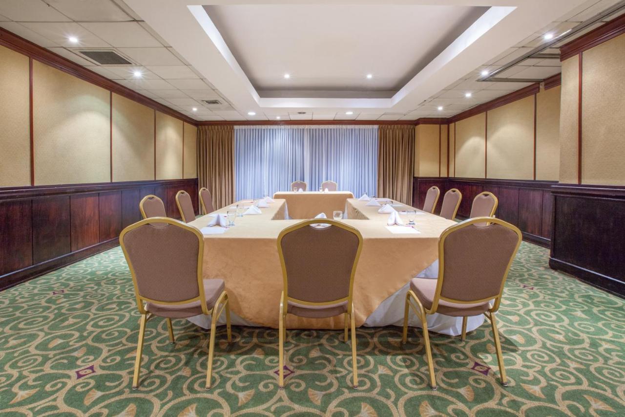 Crowne Plaza San Pedro Sula Hotel Buitenkant foto